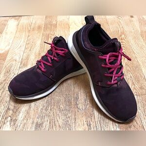 KURU Women's Sneakers in Dark Purple and Pink Camouflage 8.5 Wide